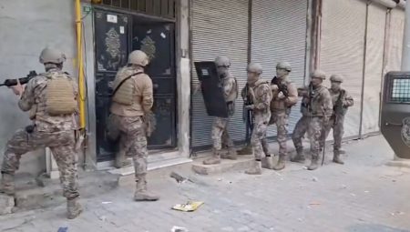 49 vilayette operasyon: 210 terörist yakalandı