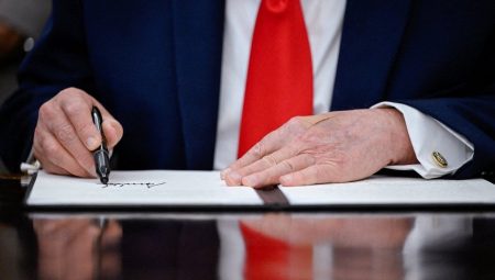 Dünyanın gözü ABD-İran mutabakatında: Donald Trump saat verdi