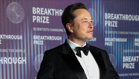 Elon Musk tarihe geçti: Dünyanın birinci trilyon dolar sahibi