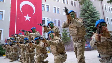 Jandarma Teşkilatının 187’nci yılı Bayburt’ta tüfekli şovla kutlandı