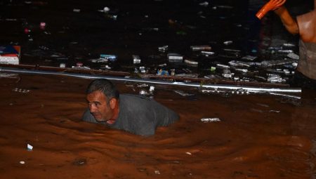 Kırşehir’de sağanak; 15 araç selde mahsur kaldı, 20 iş yerini su bastı