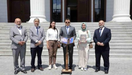 Kütahya Ulu Camii’nde ‘Karekodlu Dijital Rehber Sistemi’ hizmete girdi