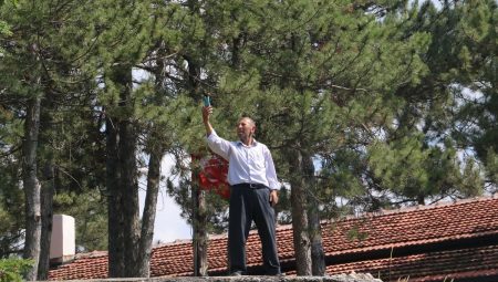 Telefon ve internet için öbür mahalleye gidiyorlar