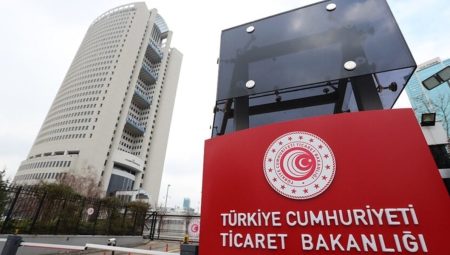 Ticaret Bakanlığı’ndan vize aracılık firmalarının reklamlarına ‘durdurma’ cezası
